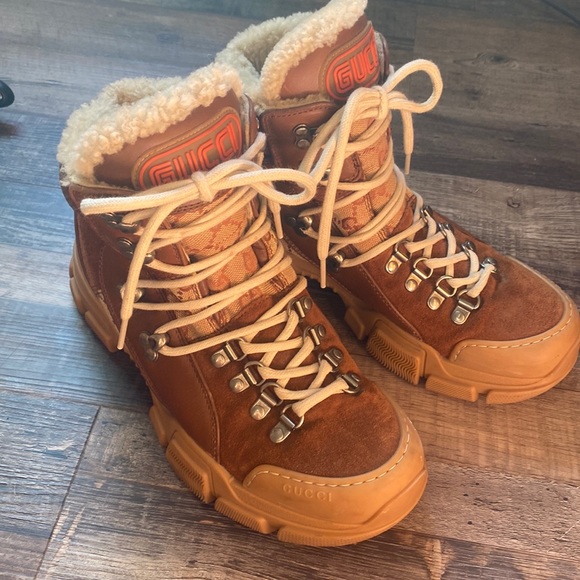 Gucci flash trek shearling boots - Picture 3 of 15